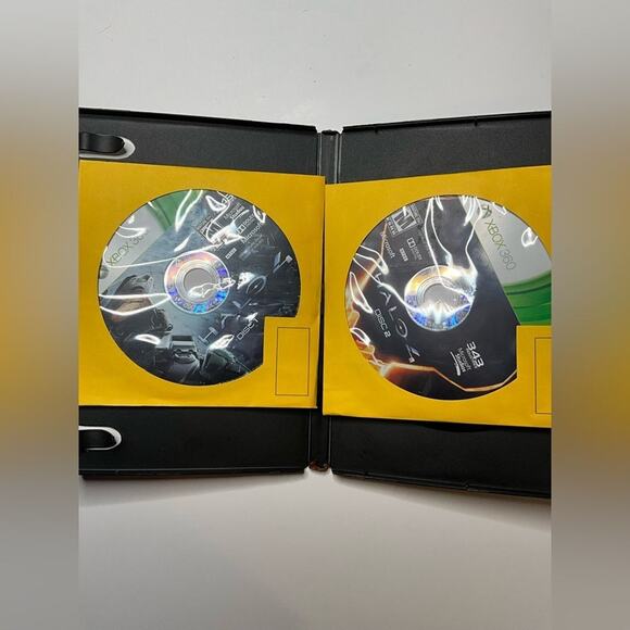 Halo 4 (Microsoft Xbox 360) With disc 1 and 2 - Picture 2 of 4